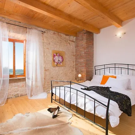 Paradiso Vila *